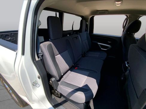 Used 2021 Nissan Titan SV w/ SV Convenience Package AWD/4WD image 20