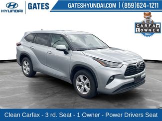 Used 2025 Toyota Highlander LE video 1