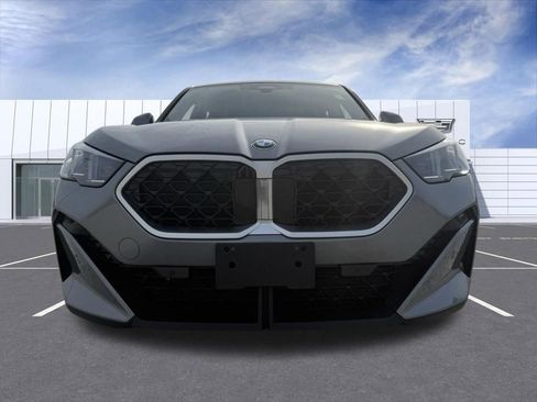 Used 2025 BMW X2 xDrive28i AWD/4WD image 7