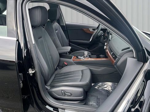 Used 2023 Audi A4 2.0T Premium w/ Convenience Package image 29