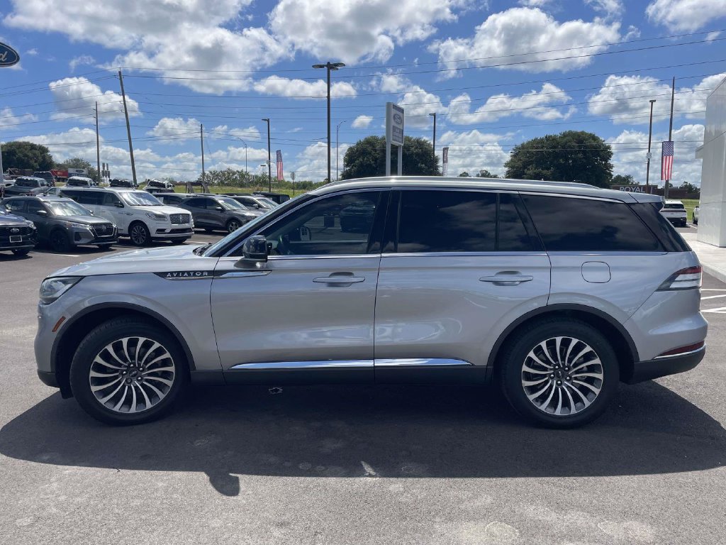 Used 2024 Lincoln Aviator 2WD w/ Premium Package image 6
