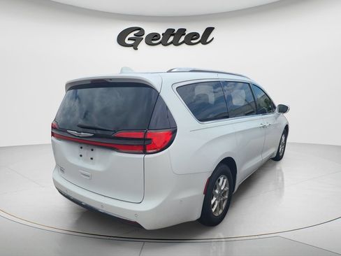 Used 2021 Chrysler Pacifica Touring-L w/ Premium & Safety Sphere Group FWD image 3