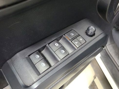 Used 2022 Toyota Tacoma SR AWD/4WD image 22