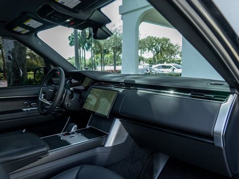 Used 2026 Land Rover Range Rover SE image 28