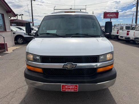 Used 2016 Chevrolet Express 3500 image 3