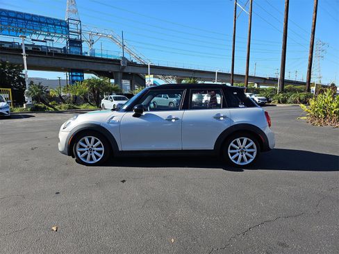 Used 2017 MINI Cooper S image 8