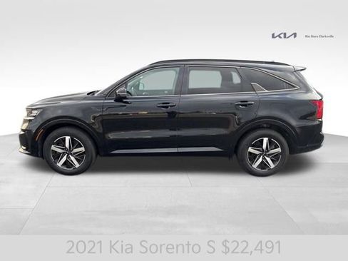 Certified 2021 Kia Sorento S w/ Panoramic Sunroof Package image 4