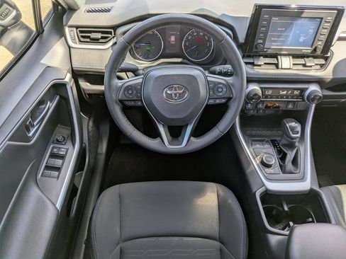 Used 2022 Toyota RAV4 SE AWD/4WD image 17