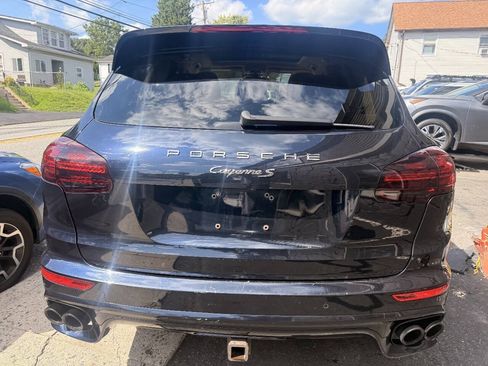Used 2016 Porsche Cayenne S AWD/4WD image 6
