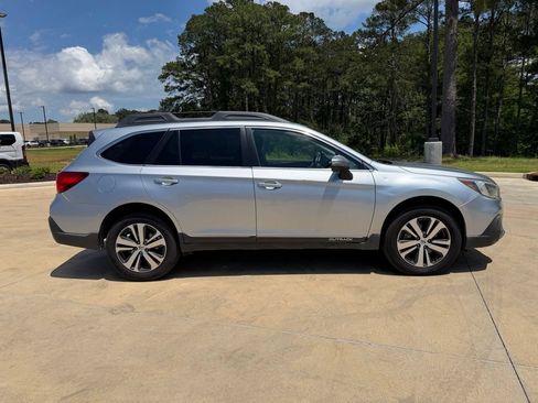 Used 2019 Subaru Outback 2.5i Limited AWD/4WD image 6