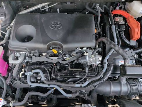 Used 2023 Toyota RAV4 XLE w/ Convenience Package FWD image 33