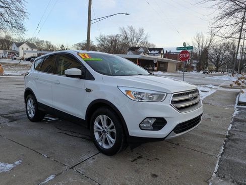 Used 2017 Ford Escape SE w/ SE Cold Weather Package image 6