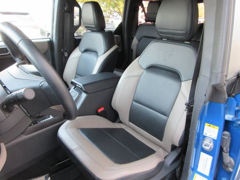 Used 2023 Ford Bronco Wildtrak AWD/4WD image 30
