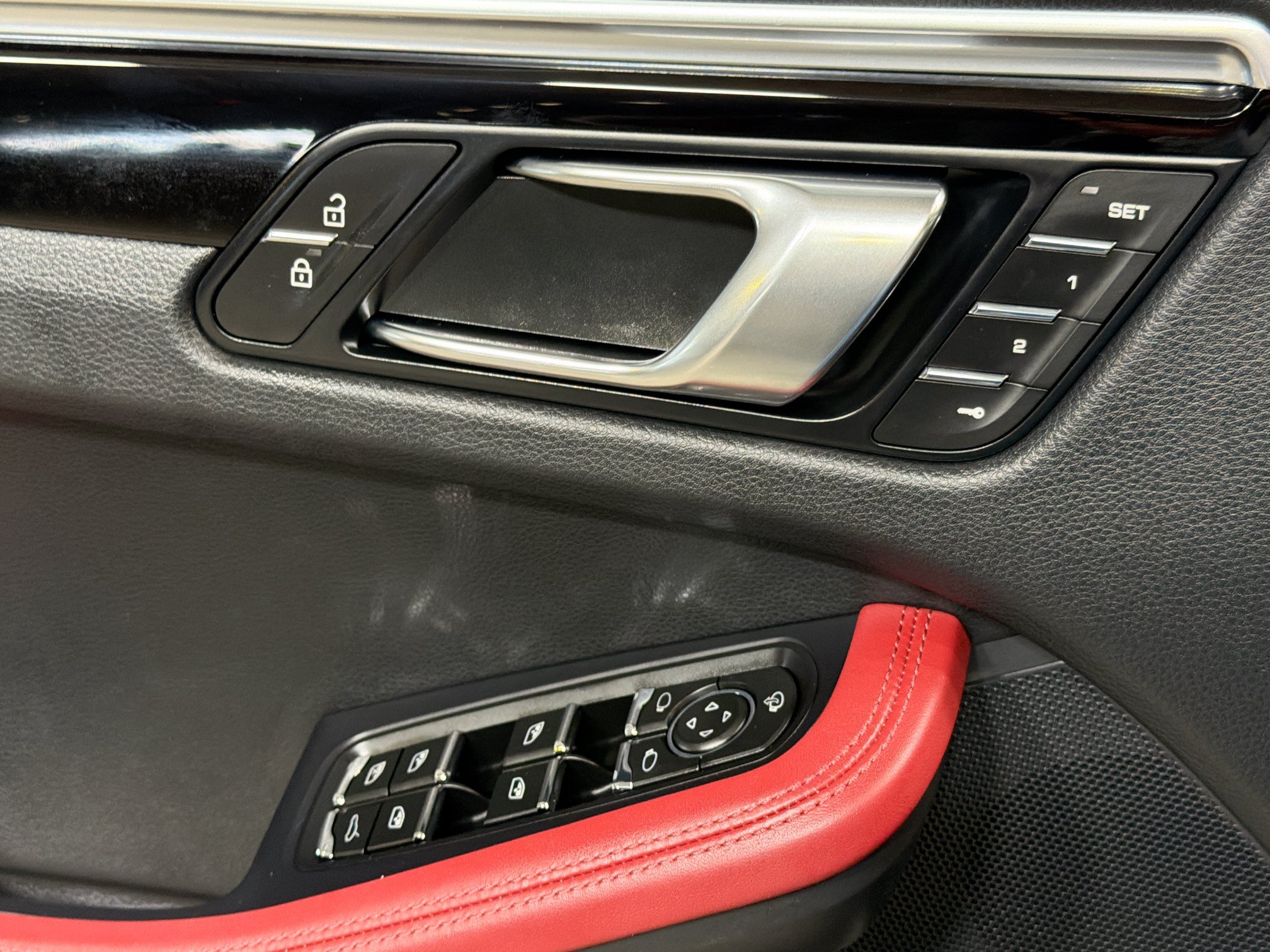 Used 2026 Porsche Macan S AWD/4WD image 23