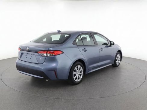 Used 2020 Toyota Corolla LE FWD image 5