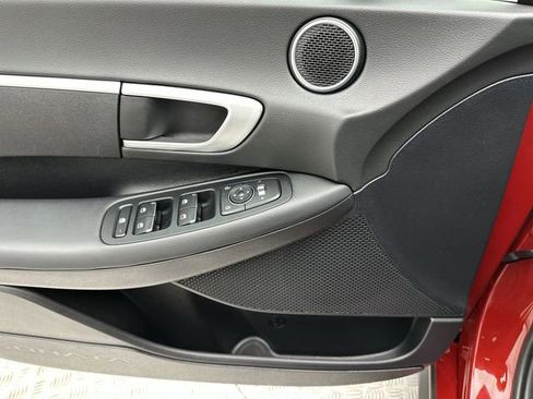 Certified 2025 Hyundai Sonata SE FWD image 13
