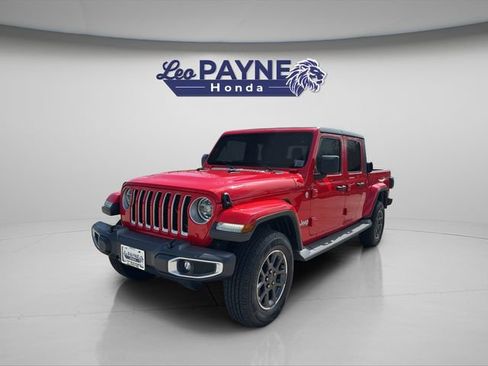 Used 2020 Jeep Gladiator Overland image 2