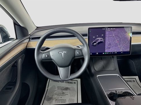 Used 2023 Tesla Model Y Long Range image 28