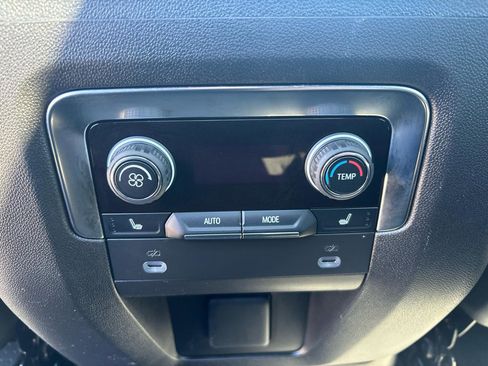 Used 2024 Chevrolet Tahoe Premier w/ Premium Package image 34