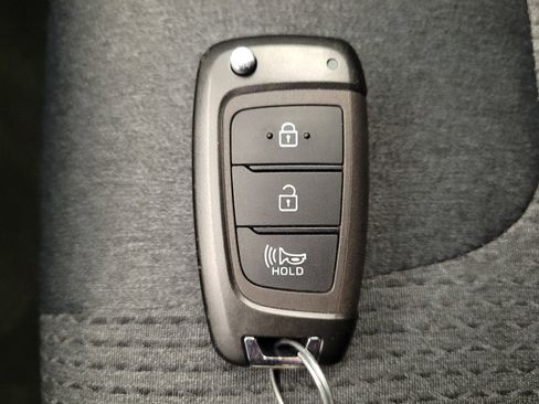 Used 2023 Hyundai Santa Fe SE image 32