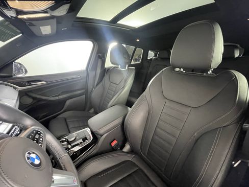 Certified 2023 BMW X4 xDrive30i w/ M Sport Package image 9
