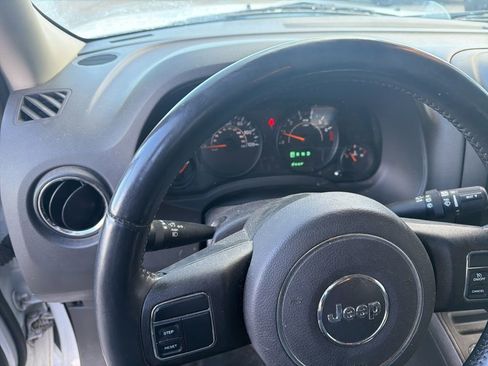 Used 2016 Jeep Patriot High Altitude image 12