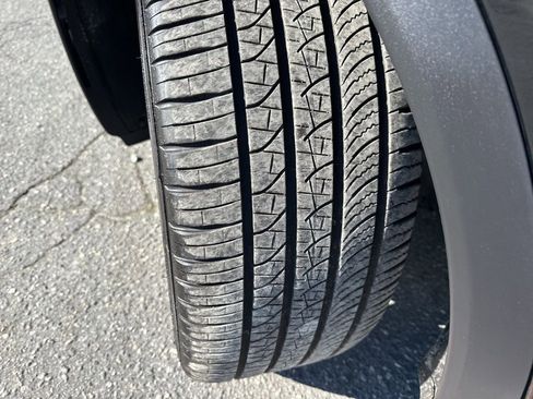 Used 2023 Tesla Model X image 32