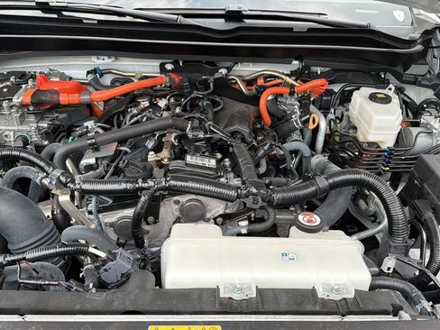 Used 2025 Toyota Tacoma TRD Sport AWD/4WD image 36