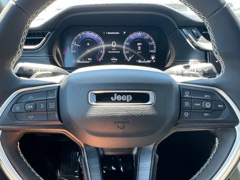 New 2026 Jeep Grand Cherokee L Limited w/ Luxury Tech Group II AWD/4WD image 22