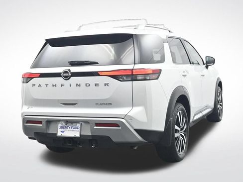 Used 2025 Nissan Pathfinder Platinum FWD image 7