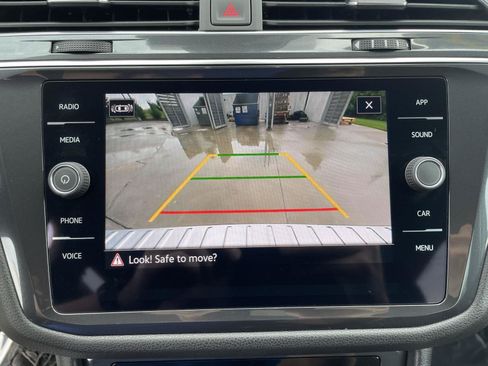 Used 2022 Volkswagen Tiguan SE AWD/4WD image 23