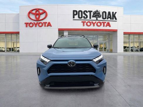 Used 2025 Toyota RAV4 XSE w/ Advanced Technology Package AWD/4WD image 4