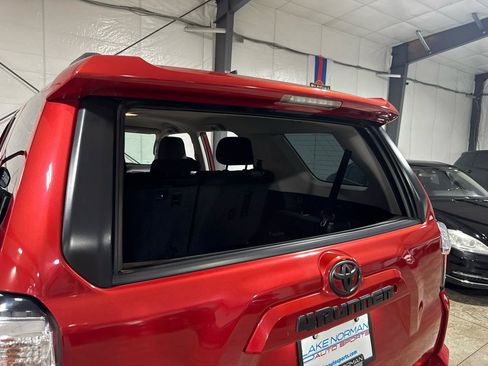 Used 2020 Toyota 4Runner SR5 AWD/4WD image 37