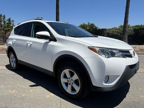 Used 2014 Toyota RAV4 XLE FWD image 9
