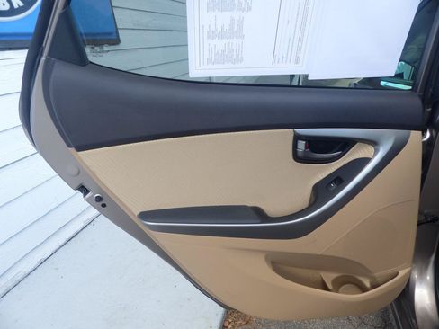 Used 2013 Hyundai Elantra GLS w/ Preferred Pkg FWD image 10