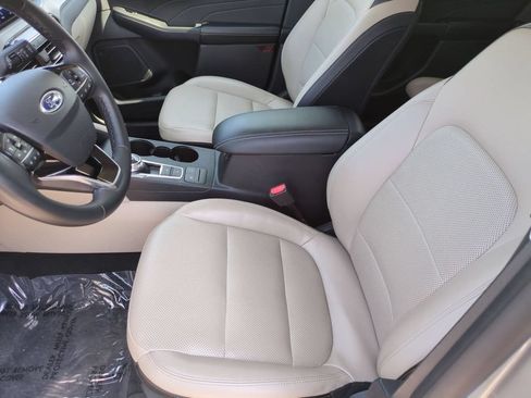 Used 2022 Ford Escape SEL w/ Technology Package AWD/4WD image 12