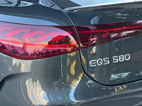 Certified 2022 Mercedes-Benz EQS 580 4MATIC Sedan image 12