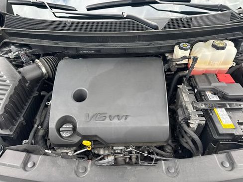 Used 2023 Chevrolet Traverse LT w/ LT Premium Package AWD/4WD image 26
