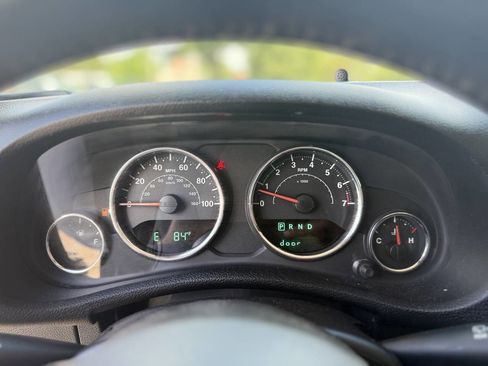 Used 2018 Jeep Wrangler Sport AWD/4WD image 12