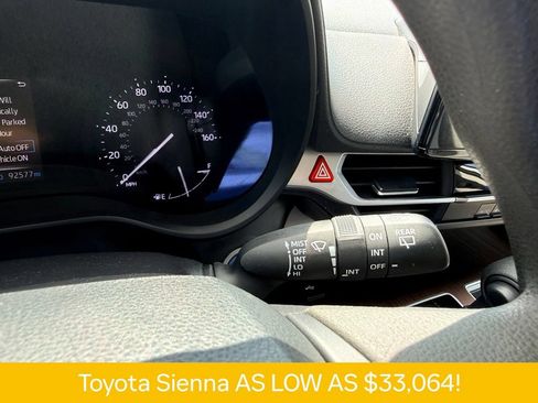 Used 2022 Toyota Sienna LE FWD image 27