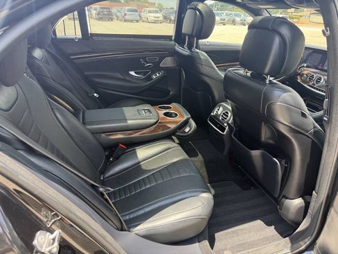 Used 2018 Mercedes-Benz S 560 Sedan image 26