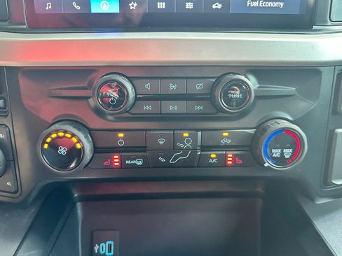Used 2023 Ford F250 XLT w/ Black Appearance Package AWD/4WD image 41