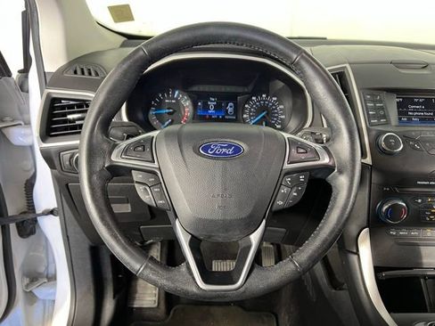 Used 2016 Ford Edge SEL image 16