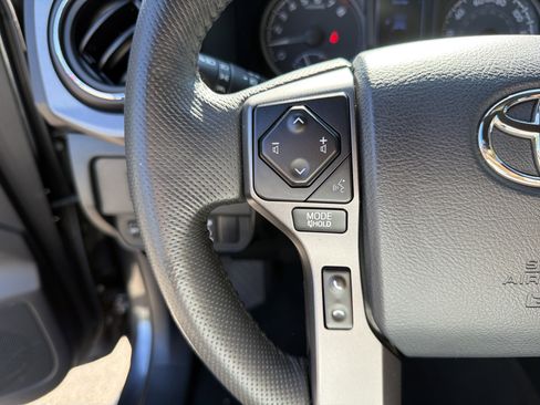 Used 2020 Toyota Tacoma TRD Sport image 10