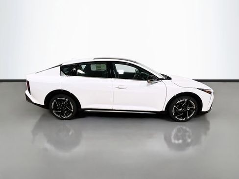 New 2025 Kia K4 GT-Line w/ GT-Line Sunroof Package image 8