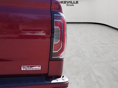 Used 2018 GMC Sierra 1500 SLT AWD/4WD image 7