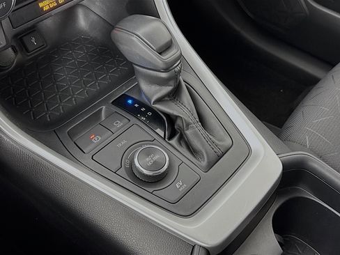 Used 2020 Toyota RAV4 XLE image 16