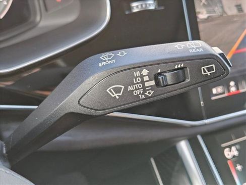Used 2022 Audi Q8 Premium AWD/4WD image 16