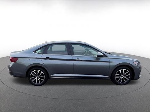 Used 2025 Volkswagen Jetta SE image 17