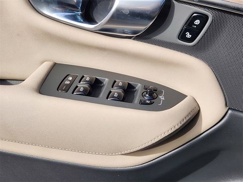 New 2026 Volvo XC90 B6 Ultra w/ Protection Package image 4